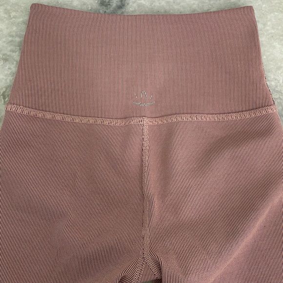 Beyond Yoga Ribbed Mauve Bike Shorts - Picture 5 of 14